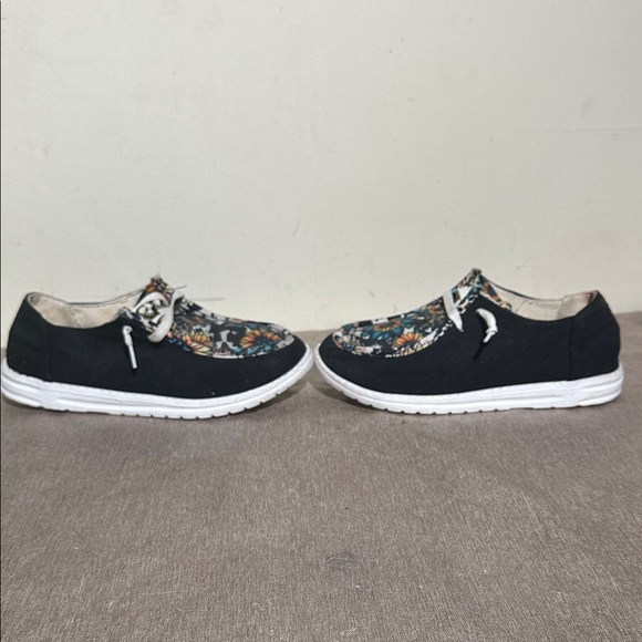 Source Unknown Floral Patterned Women Shoes  Black and Multicolor - Picture 3 of 5